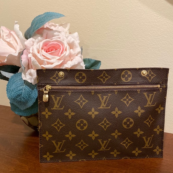 Louis Vuitton Handbags - Louis Vuitton Cosmetic Pouch Clutch